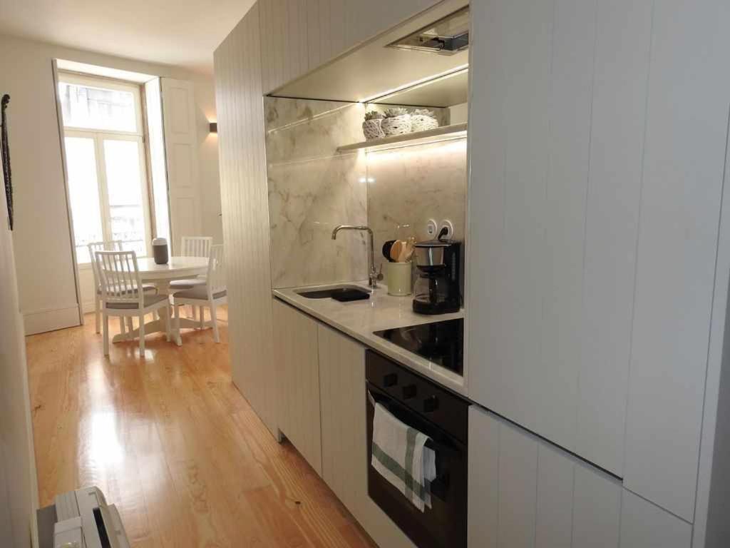 Oporto Delight 1 Luxury Apartment In Historic Center With Balcony Max 4 P Εξωτερικό φωτογραφία