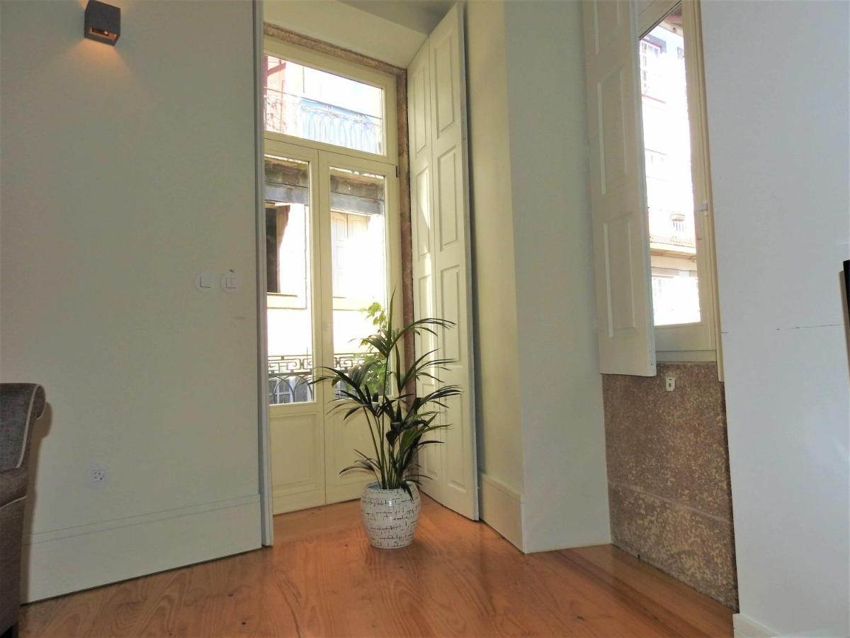 Oporto Delight 1 Luxury Apartment In Historic Center With Balcony Max 4 P Εξωτερικό φωτογραφία