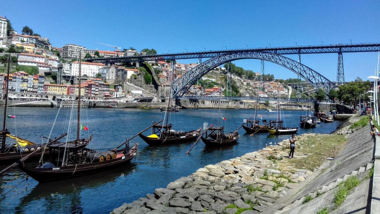 Oporto Delight 1 Luxury Apartment In Historic Center With Balcony Max 4 P Εξωτερικό φωτογραφία